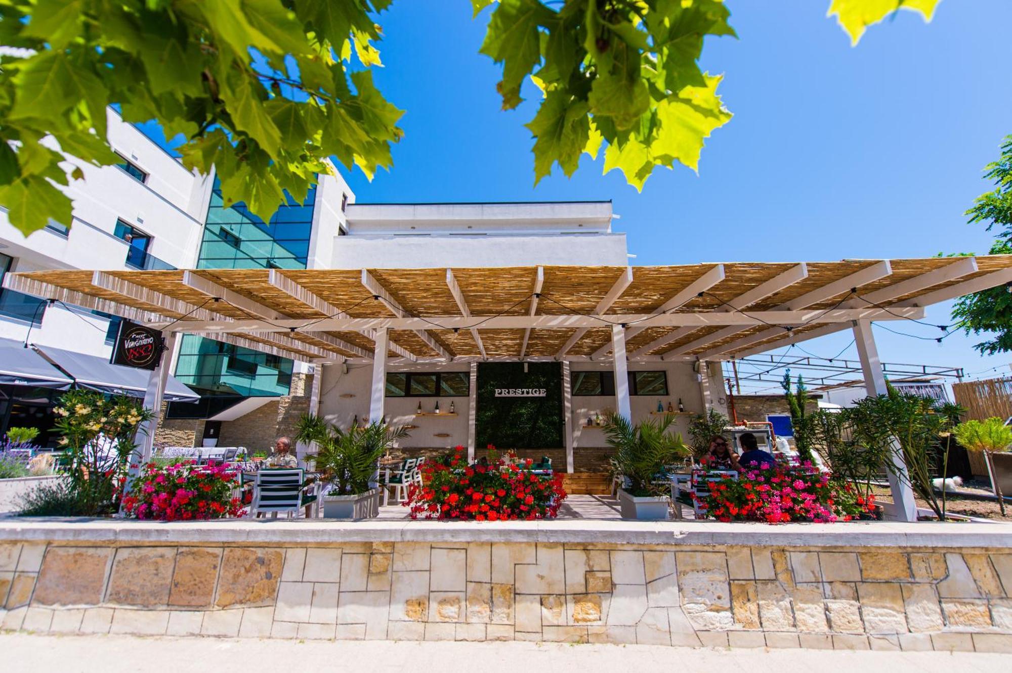 Hotel Prestige Mamaia Exterior photo